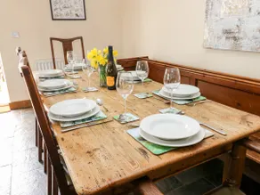 THE BIKE SHED, pet friendly, with open fire in New Mills - Image 5