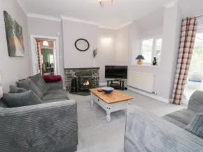 Dyffryn Bach - Image 2