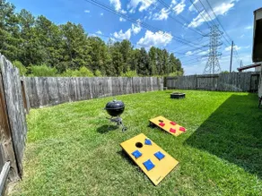 Cozy Getaway Nr Airport | WiFi | BBQ | Yard | Pet - Image 4