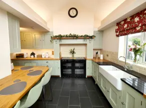 Grove House - Image 4