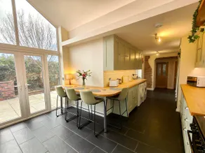 Grove House - Image 3