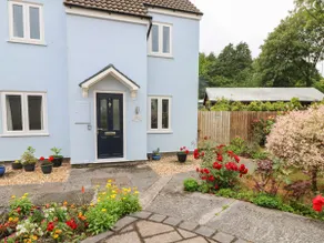 Mews Cottage - Image 2