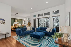 Silver Star Paradise, Sleeps 10, Ski in/out - Image 2