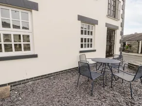 Whistle Stop Apartment - Image 3