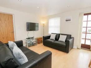 Whistle Stop Apartment - Image 5