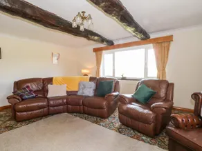 Hawksbridge Bungalow - Image 5