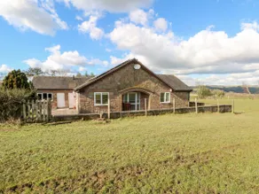 Hawksbridge Bungalow - Image 3