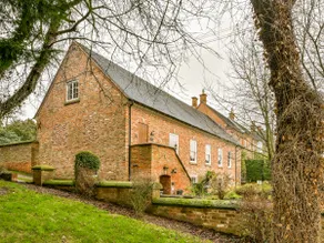 Lady Pond Retreat - Image 2