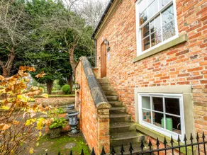 Lady Pond Retreat - Image 4