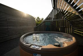 Standard-Hot Tub-Cabin-Private Bathroom with - Image 5