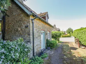 Old Blacksmiths Cottage - Image 2