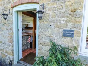 Old Blacksmiths Cottage - Image 3