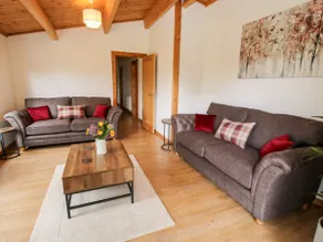 The Log Cabin - Image 5