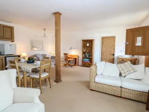 Flink's Barn - Image 4