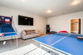 10 Minutes to Stadium Spacious 3BR Gameroom - Image 2