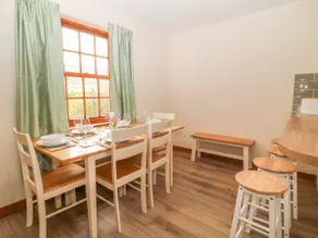 Thrushel Cottage - Image 5