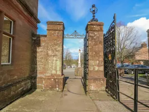 South Lodge - Image 3