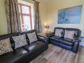 South Lodge - Image 4