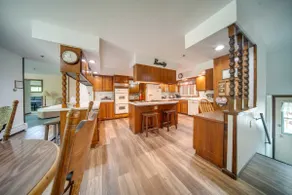 Group-Friendly Lake Erie Getaway w/ Private Yard - Image 2