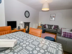 Y Castell Apartment 1 - Image 5