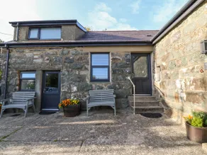 Tyddyn Sianel - Celyn - Image 3