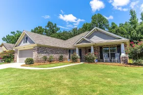 Elegant 4BR Retreat | East Montgomery + King Beds - Image 3