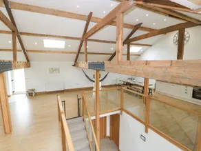 Upper House Barn - Image 4