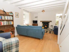 OAK COTTAGE, accepte les animaux, maison de vacances avec caractère à Hooe - Image 2