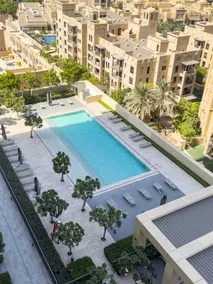 2BR | 2 Pools & Gym | Burj Khalifa | Dubai Mall - Image 3
