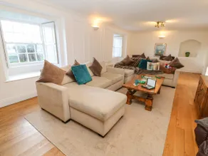 East Farmhouse Cottage - Image 3
