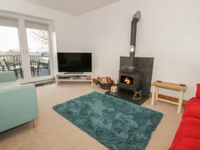 Hen Stabl - Image 5