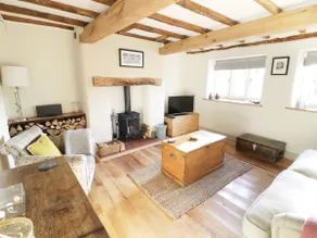 IVY COTTAGE, pet friendly, luxury holiday cottage in Malvern - Image 3
