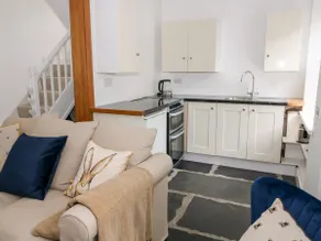 Pine Cottage - Image 5