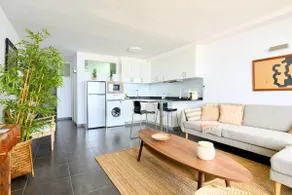 Beachfront 2 Bedroom Retreat - Image 4