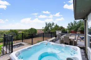 Stunning Lake Travis Estate w/ Spectacular Pool - Image 2