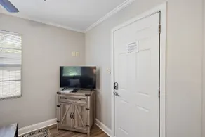 #4 - Nobody Inn - Image 3