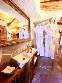 Cottage-Private Bathroom-Garden View-Romantikhütte - Image 5