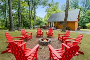 Quaint Loft Cabin w Hot Tub, FirePit, Deck & Grill - Image 3