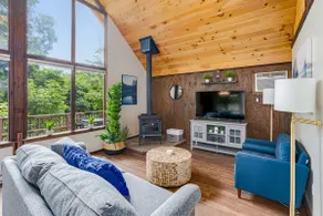Quaint Loft Cabin w Hot Tub, FirePit, Deck & Grill - Image 2