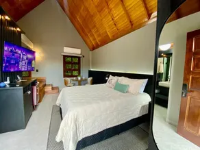 Smart Chardonnay chalet with Jacuzzi in the Valley! - Image 4
