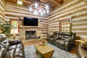 Glasgow Getaway w/ Patio, Fireplace & Grill! - Image 4