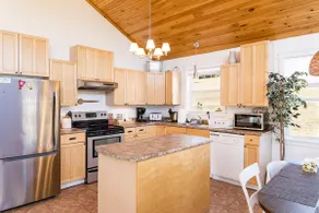 Hot Tub | Pet Friendly | Kayaks - Vasara Cottage - Image 5