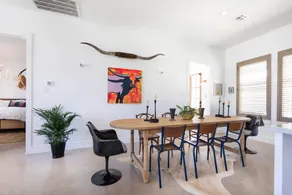 NEW urban cottage, The Vine & Round Top! - Image 3