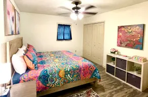 Cheerful Watercolors in 2BR Cottage - Image 5