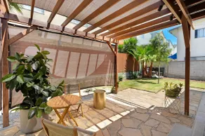 Sunny Vista Escape - Image 2