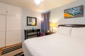 Timeless La Jolla Getaway — Steps from Windansea - Image 4