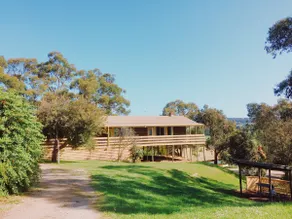 Family Group Lodge - Iluka Retreat - Warrawong - Image 2