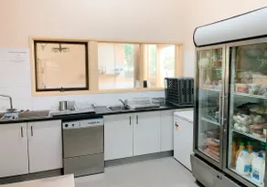 Family Group Lodge - Iluka Retreat - Warrawong - Image 5