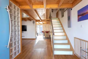 Stylist Split Level 2 Bed with Parking - Image 4