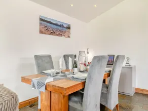 Crynant Countryside Retreat - Image 5